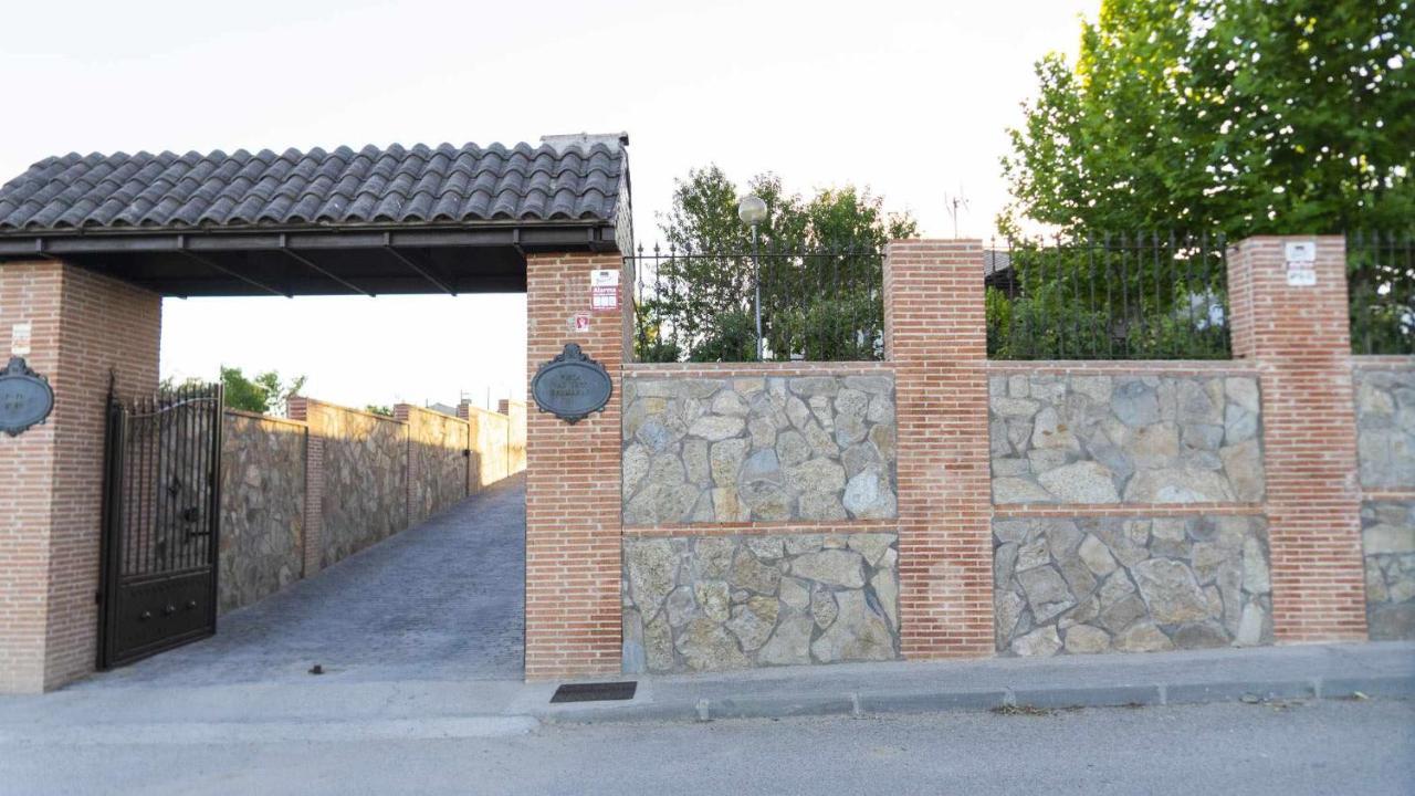 Villa Las Tres Hermanas Albarreal De Tajo By Toledo Ap ภายนอก รูปภาพ