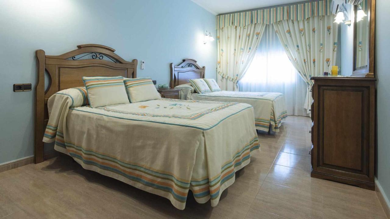 Villa Las Tres Hermanas Albarreal De Tajo By Toledo Ap ภายนอก รูปภาพ
