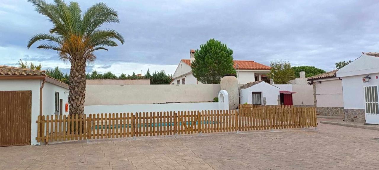 Villa Las Tres Hermanas Albarreal De Tajo By Toledo Ap ภายนอก รูปภาพ
